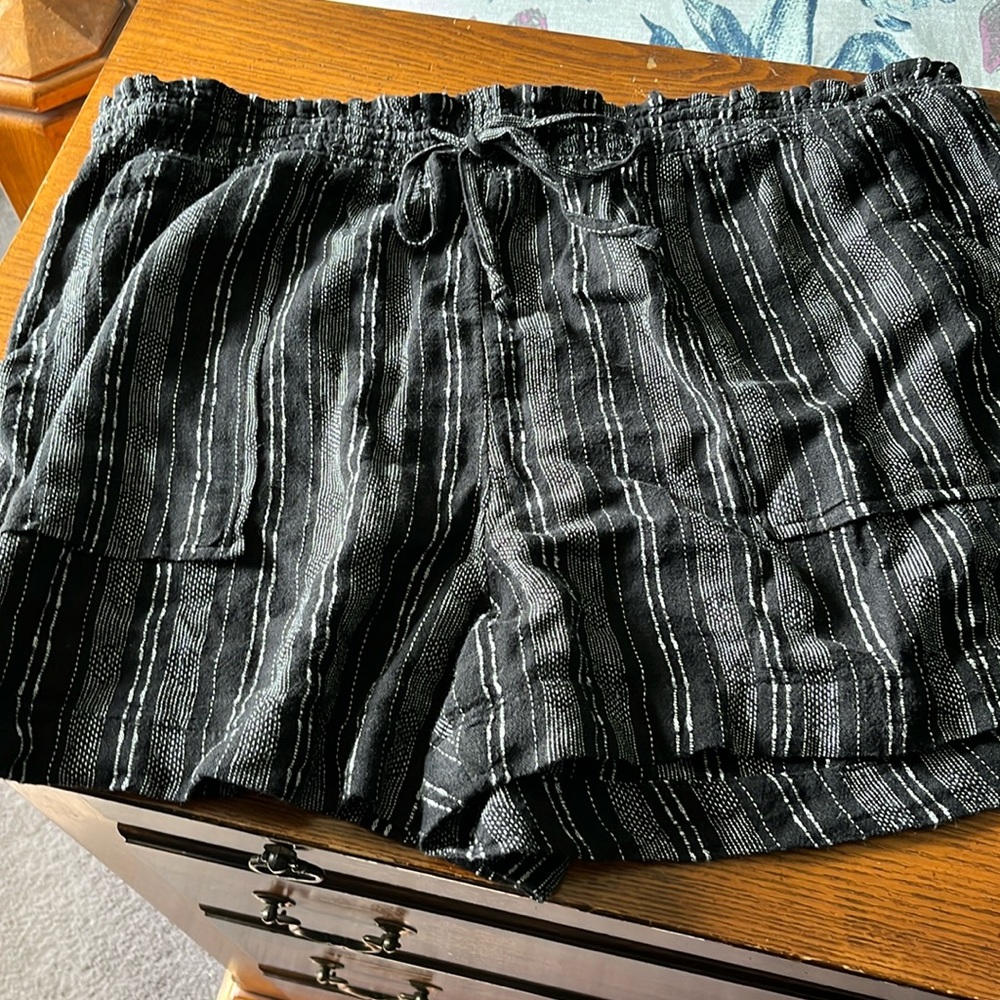 Brand New Ladies Elastic Shorts.